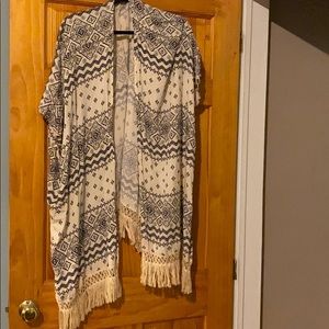 Poncho Cream & Black